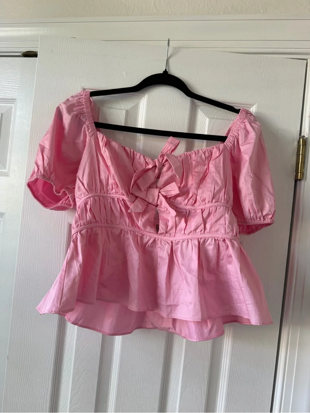 NWT Astr The Label Pink Smocked Peplum Tie-Front Peplum Blouse Size Medium